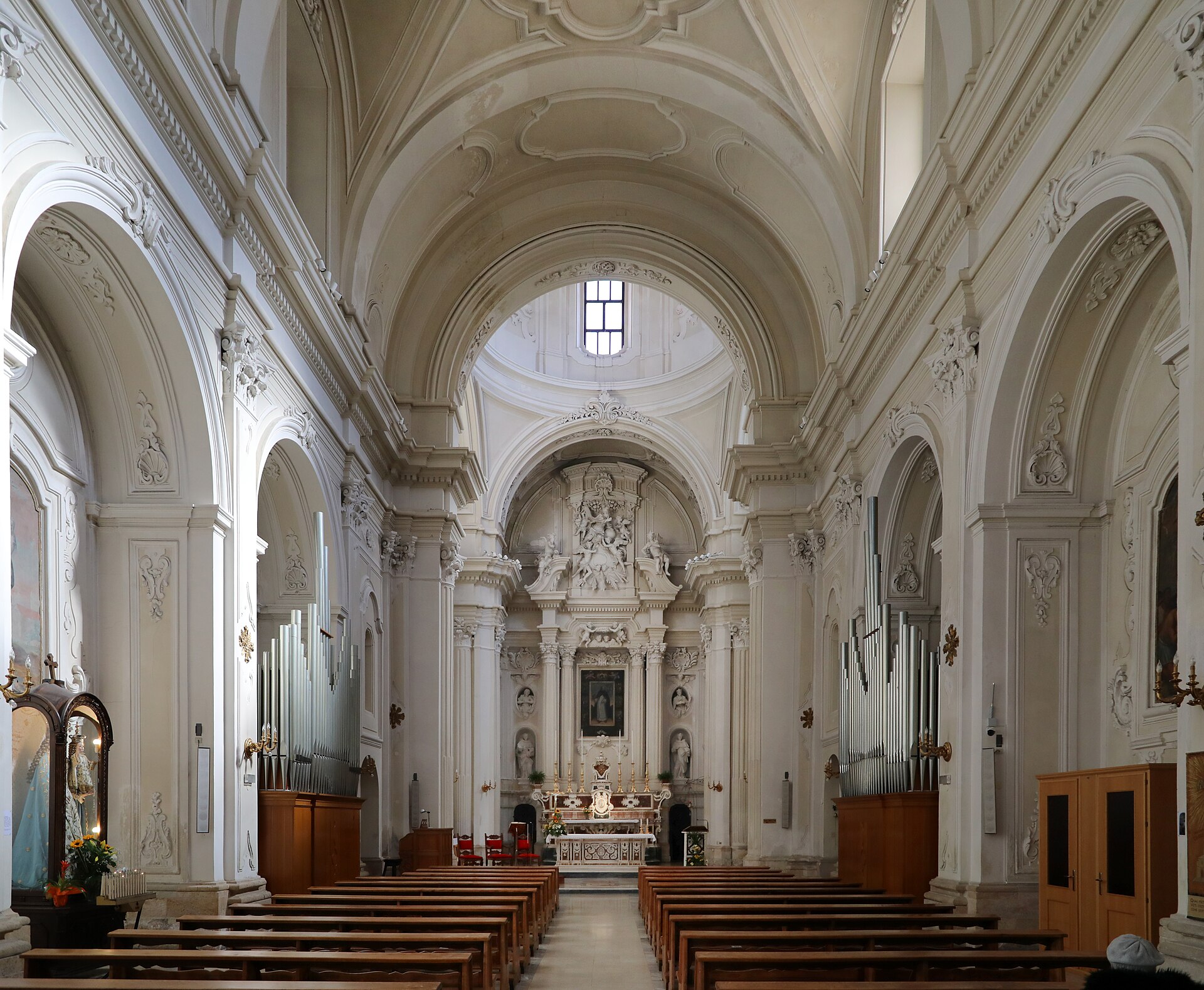 Cosenza san domenico interno 01 Ph Sailko Own work CC BY SA 4.0 wikimedia commons - Meraviglie di Calabria - 5