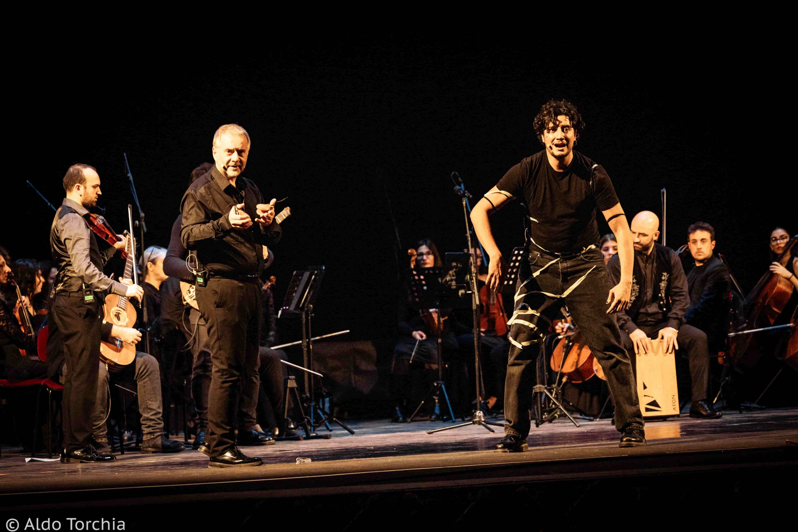 Teatro Rendano Vertigo OSB 16 scaled - Vertigo, al Teatro Rendano la voce del cuore battente del Mediterraneo - 11 Teatro Rendano Vertigo OSB 16 scaled - Meraviglie di Calabria - 10