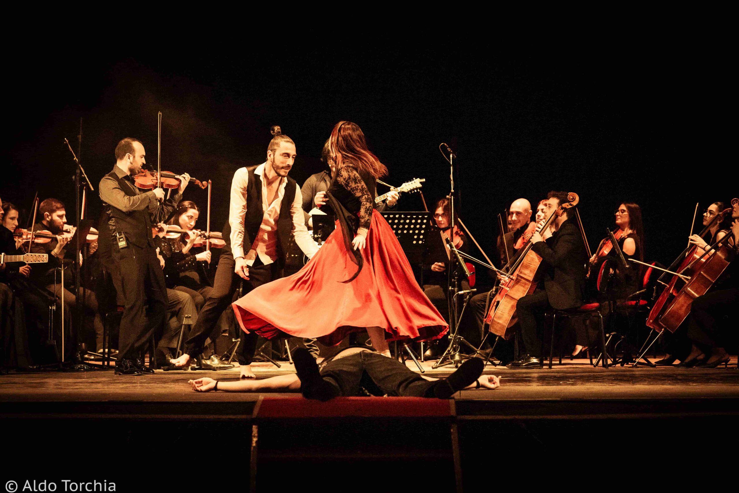 Teatro Rendano Vertigo OSB 23 scaled - Vertigo, al Teatro Rendano la voce del cuore battente del Mediterraneo - 17 Teatro Rendano Vertigo OSB 23 scaled - Meraviglie di Calabria - 16