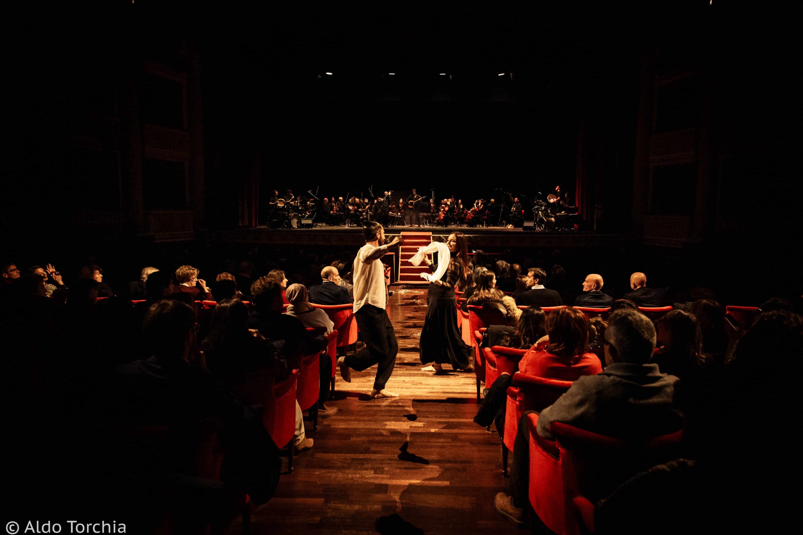 Teatro Rendano Vertigo OSB 43 scaled - Vertigo, al Teatro Rendano la voce del cuore battente del Mediterraneo - 19 Teatro Rendano Vertigo OSB 43 scaled - Meraviglie di Calabria - 18