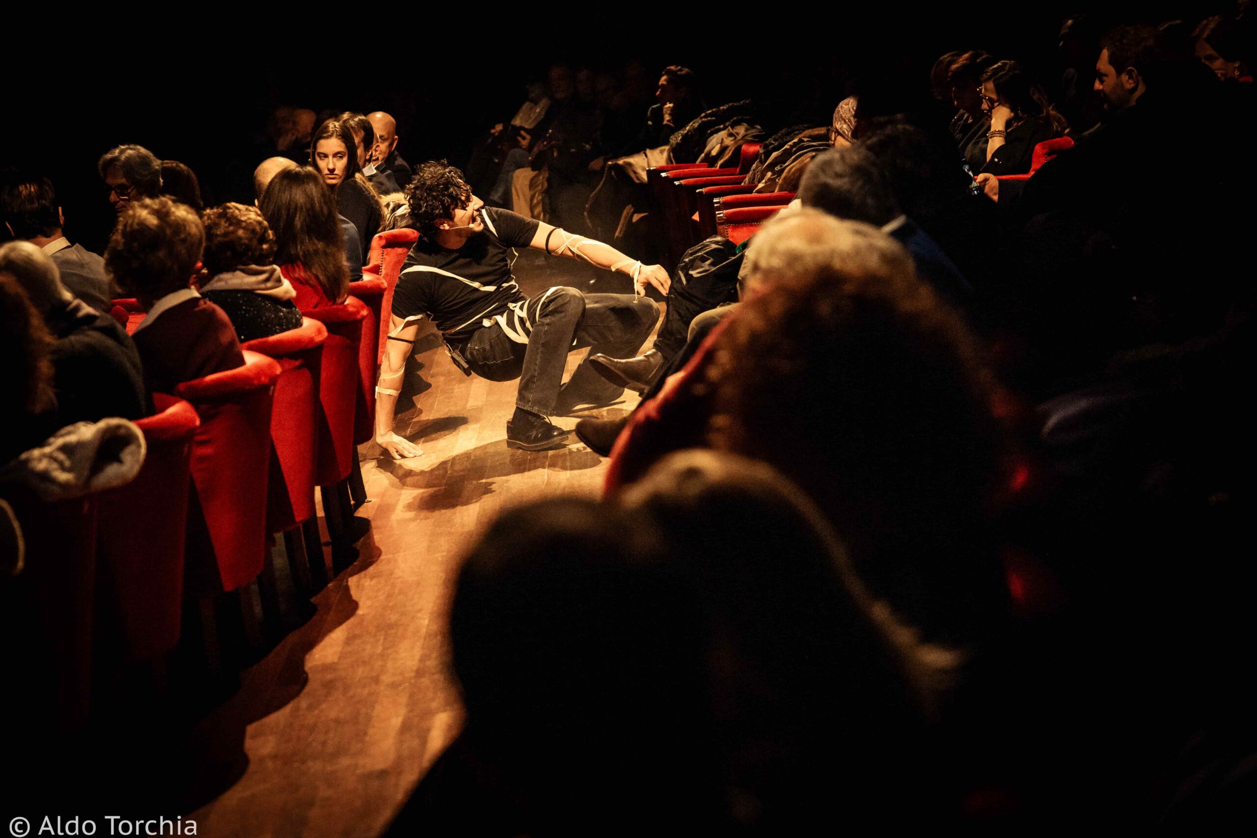 Teatro Rendano Vertigo OSB 44 scaled - Vertigo, al Teatro Rendano la voce del cuore battente del Mediterraneo - 9 Teatro Rendano Vertigo OSB 44 scaled - Meraviglie di Calabria - 8