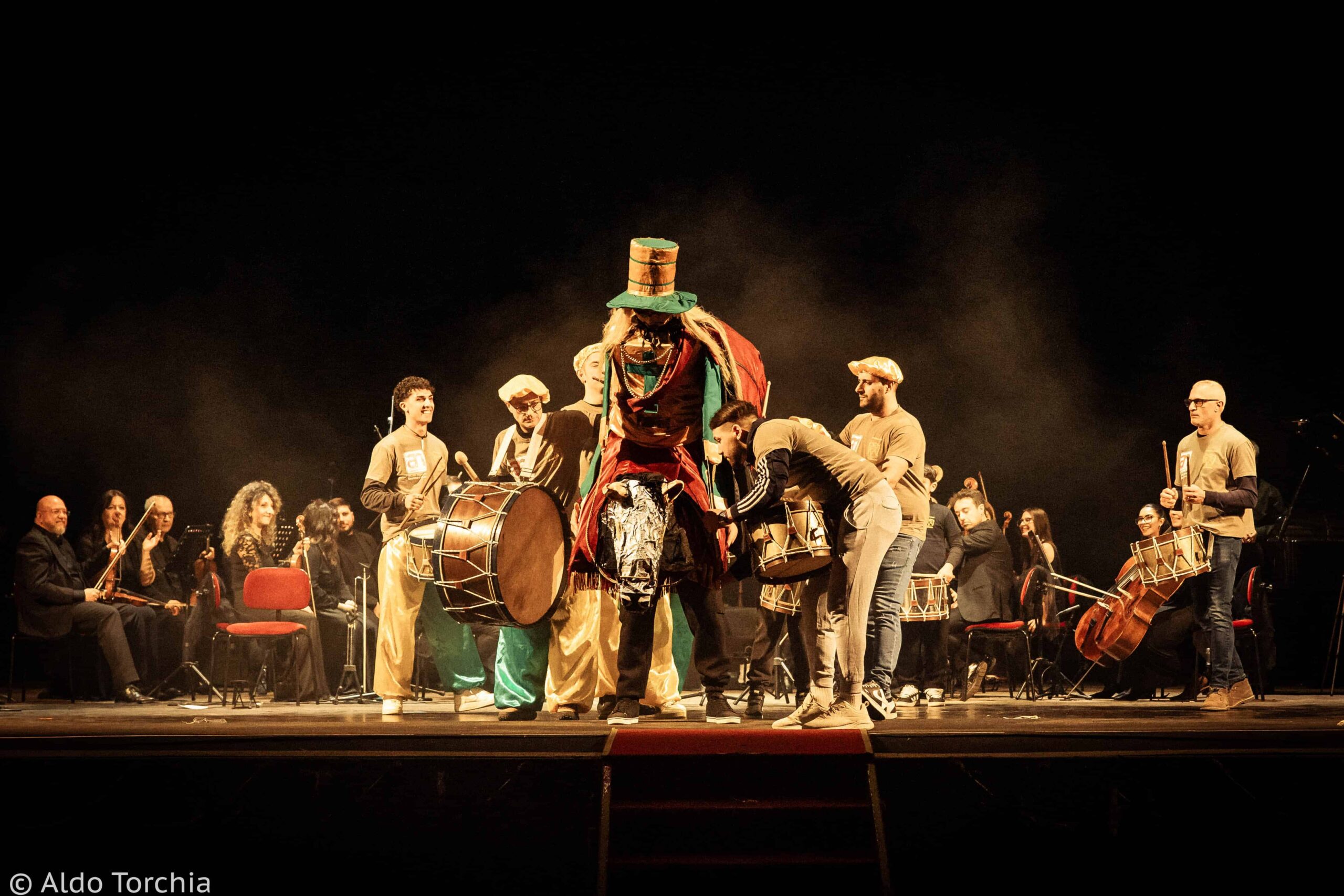 Teatro Rendano Vertigo OSB 51 scaled - Vertigo, al Teatro Rendano la voce del cuore battente del Mediterraneo - 27 Teatro Rendano Vertigo OSB 51 scaled - Meraviglie di Calabria - 26