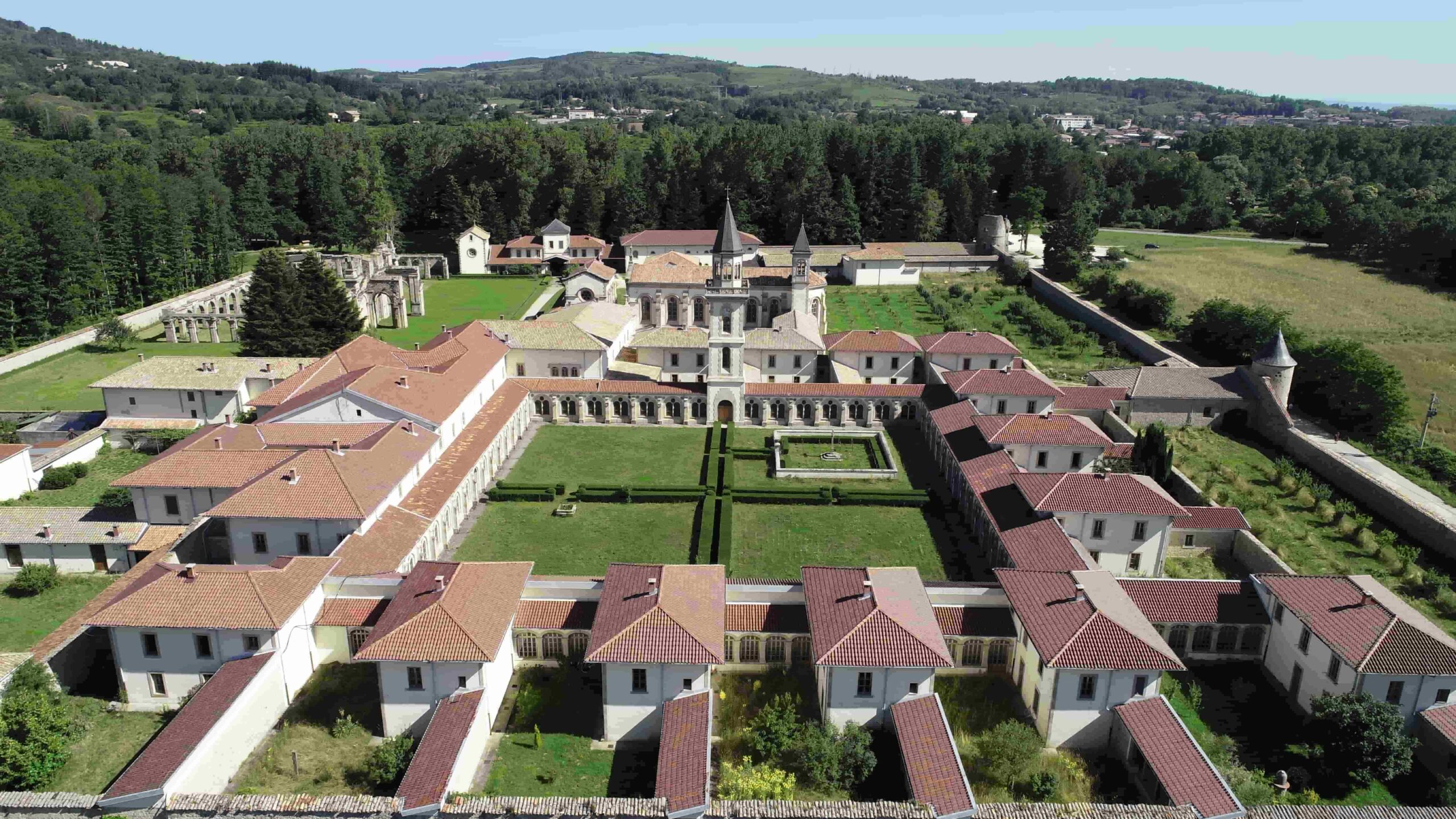 Certosa Serra San Bruno 4 scaled - L’essenziale e la grandezza della Certosa di Serra San Bruno - 9 Certosa Serra San Bruno 4 scaled - Meraviglie di Calabria - 8