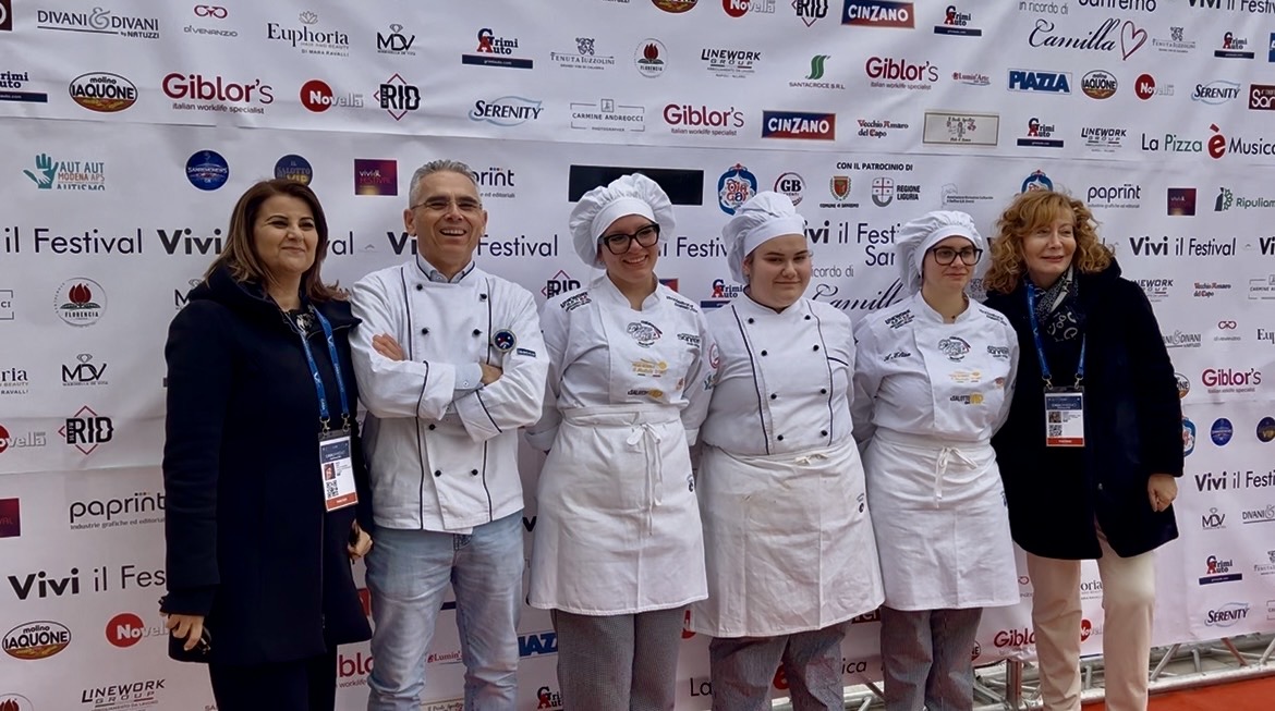 Paola Alberghiero Sanremo 4 - Il raviolo Calabria vince il Mestolo d'Oro al Fuori Festival di Sanremo - 9 Paola Alberghiero Sanremo 4 - Meraviglie di Calabria - 8