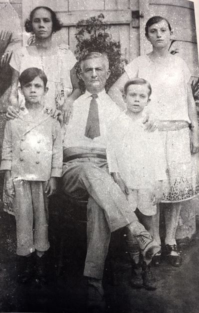 Scalea Emigrazione Don Anronio Daconte - Da Scalea a Macondo, il calabrese che ispirò García Márquez - 3 Scalea Emigrazione Don Anronio Daconte - Meraviglie di Calabria - 2