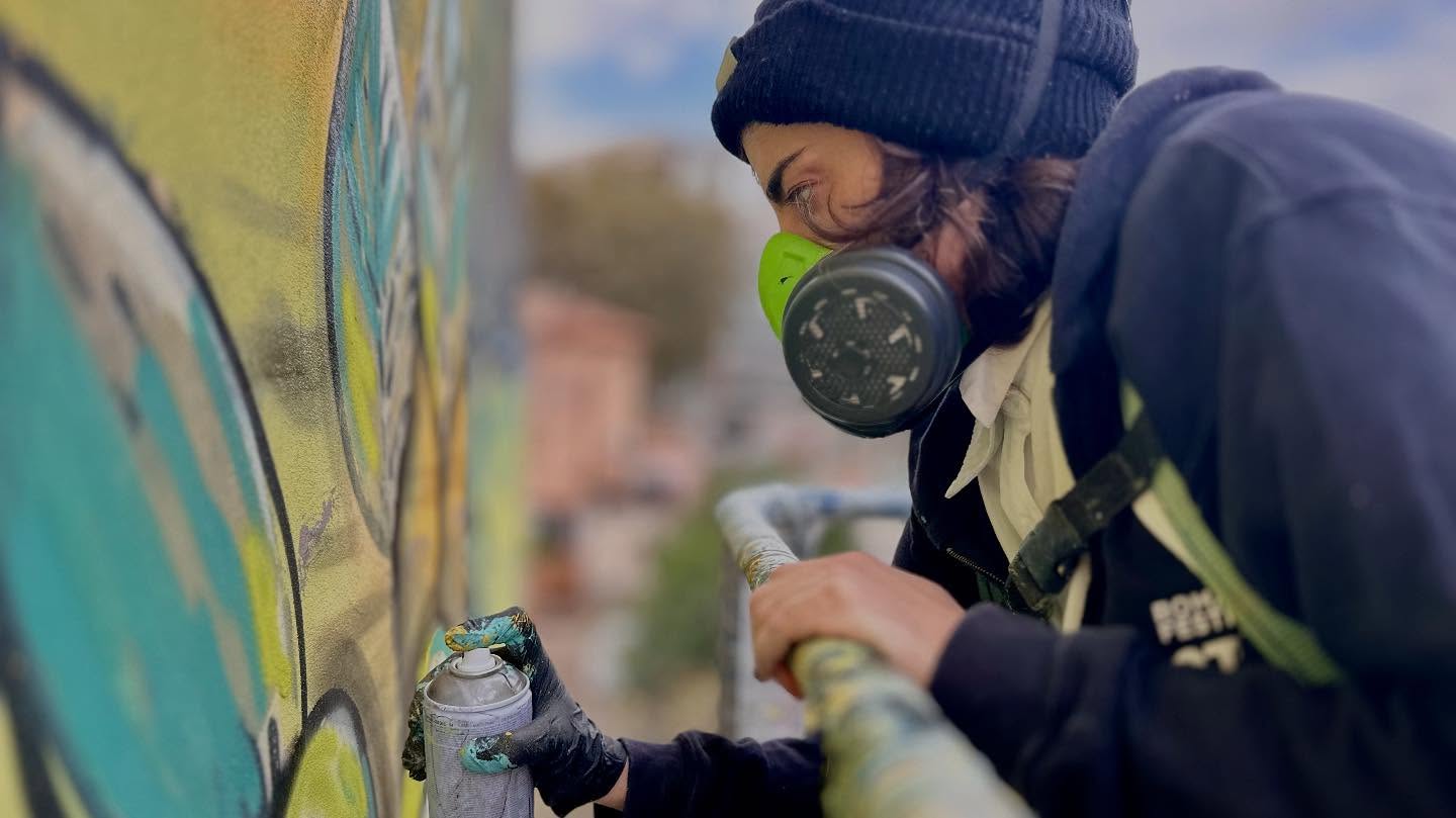 Murales Gulia urbana Alice Pasquini - Crotone, con KRIU la street art internazionale che rigenera la città - 3 Murales Gulia urbana Alice Pasquini - Meraviglie di Calabria - 2