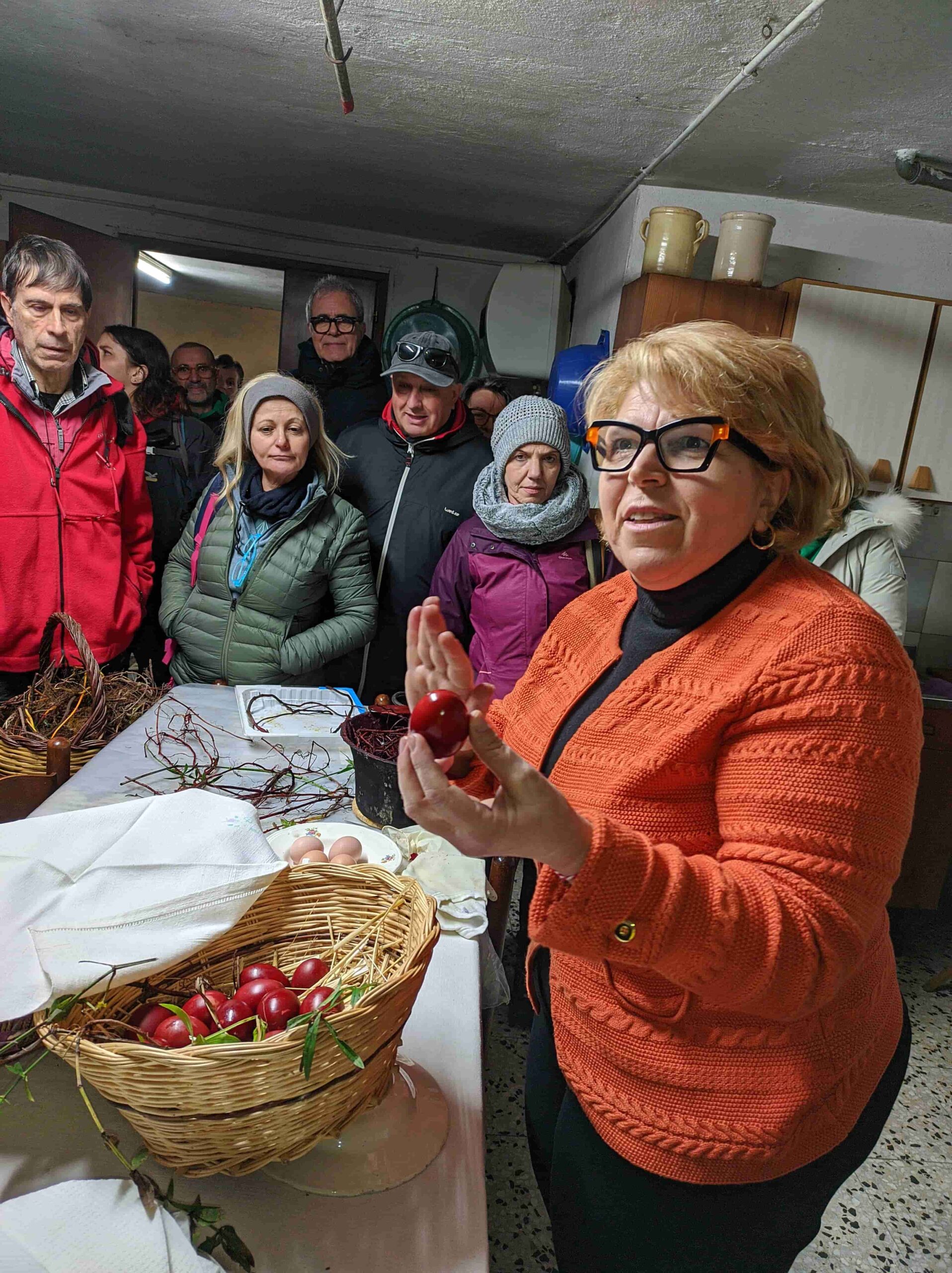Pallagorio Laboratorio uova rosse scaled - Meraviglie di Calabria - 14