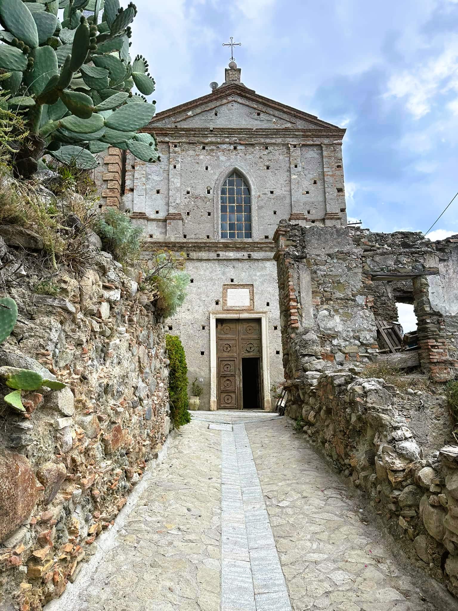 Pentedattilo Chiesa dei Santi Apostoli Pietro e Paolo 2 - Meraviglie di Calabria - 34