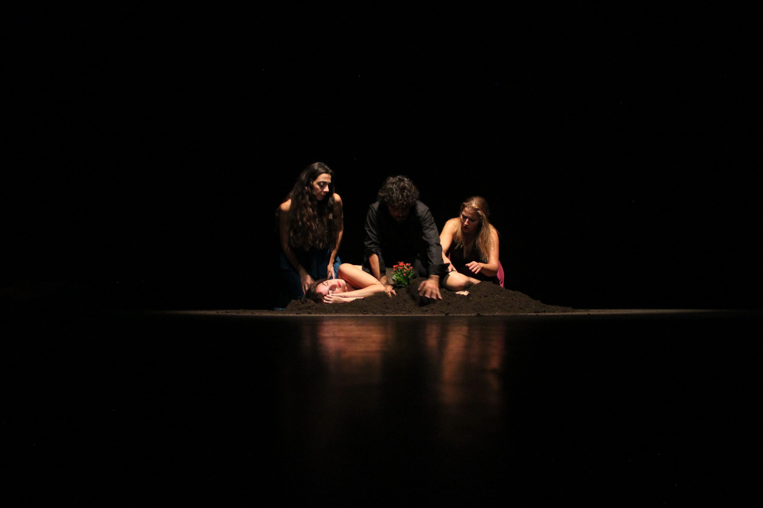 Teatro Larte della resistenza 1 scaled - Stagione Teatrale della Locride, a Caulonia “L’arte della resistenza" - 5 Teatro Larte della resistenza 1 scaled - Meraviglie di Calabria - 4