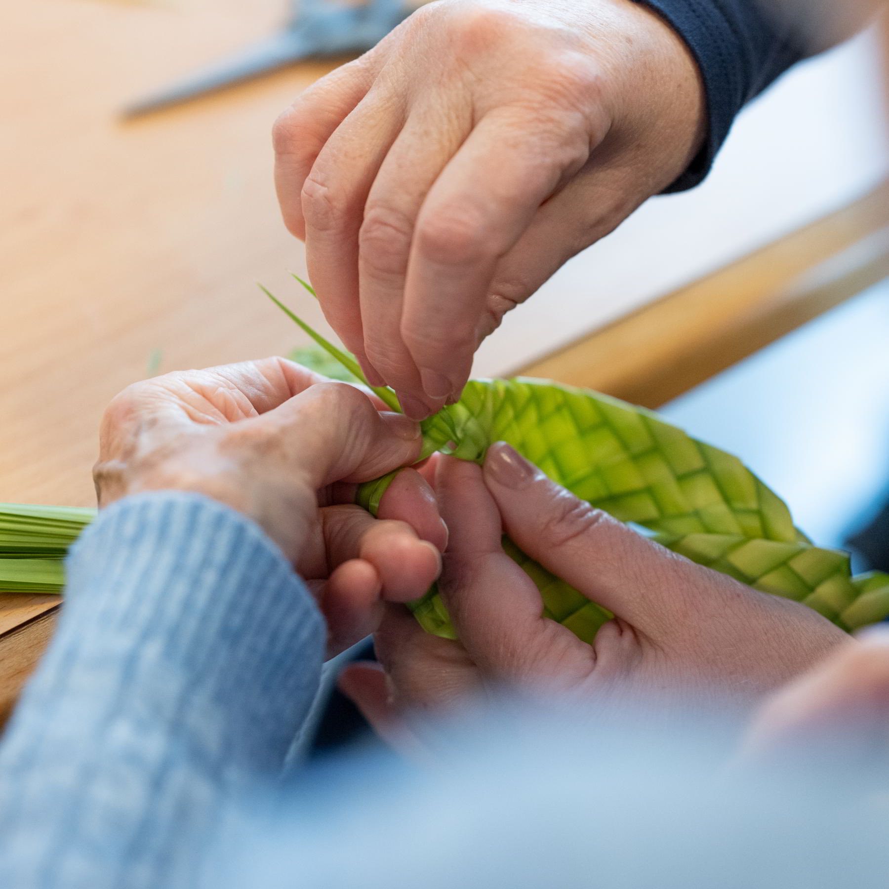 palme intrecciate 4 - Domenica delle Palme, in Calabria i riti tra cristianità e misteri eleusini - 3 palme intrecciate 4 - Meraviglie di Calabria - 2