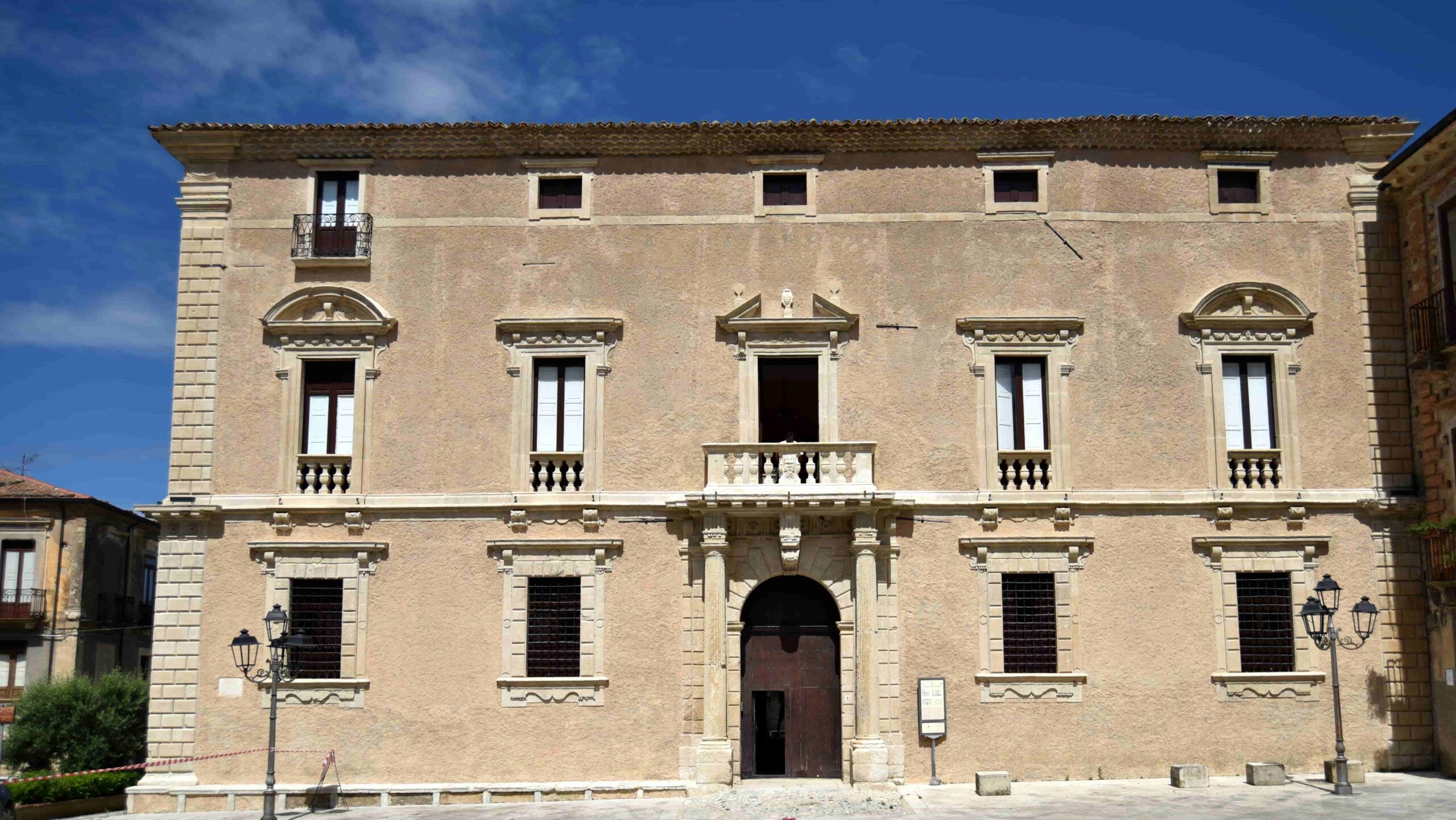 Aiello Calabro palazzo cd Cybo scaled - Meraviglie di Calabria - 2