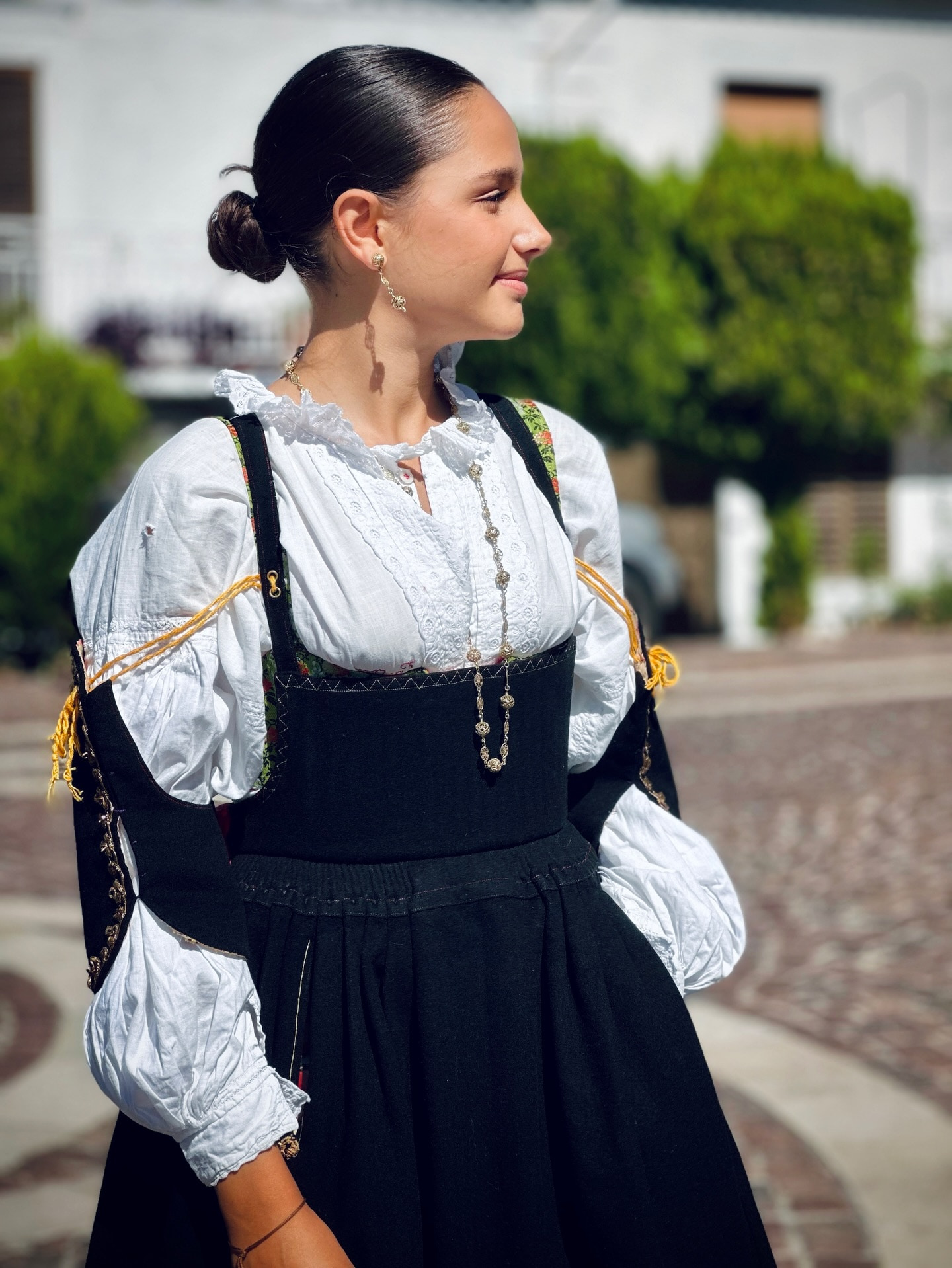 Arbereshe abito Fili meridiani - La cultura dell'Arbëria crotonese alla Fiera del turismo di Prishtina - 3 Arbereshe abito Fili meridiani - Meraviglie di Calabria - 2