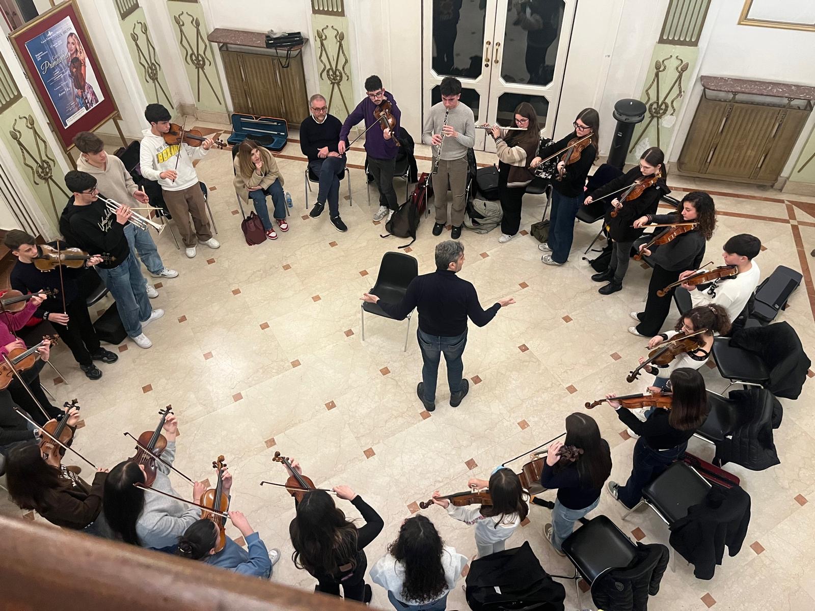 Progetto loa Brutia e Young Teatro Rendano - “La Brutia è young”, l'OSB avvicina i giovani alla musica sinfonica - 3 Progetto loa Brutia e Young Teatro Rendano - Meraviglie di Calabria - 2