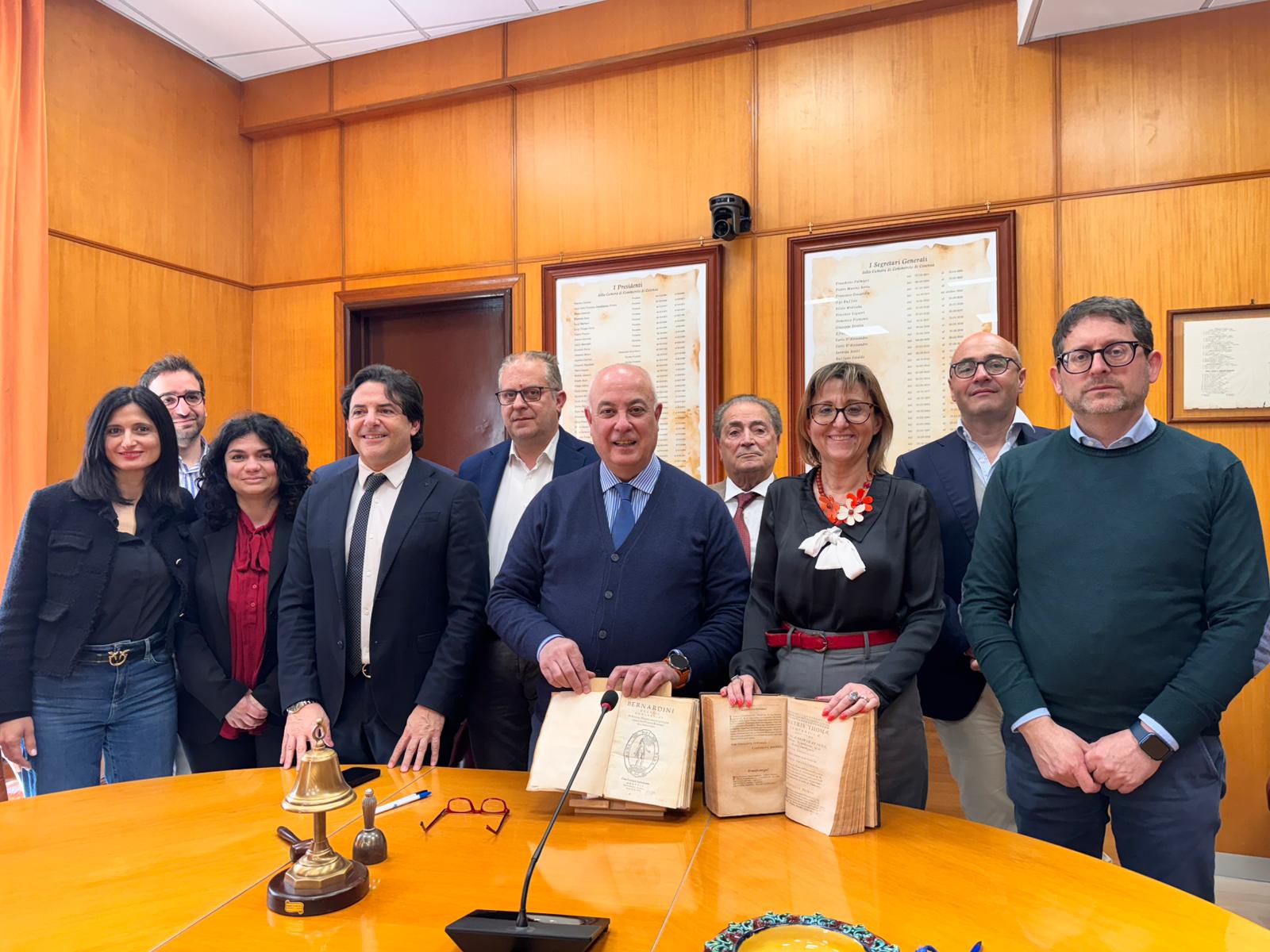 caera di commercio cosenza Telesio e Campanella in Camera di commercio - Libri rari di Telesio e Campanella alla Camera di Commercio di Cosenza - 3 caera di commercio cosenza Telesio e Campanella in Camera di commercio - Meraviglie di Calabria - 2