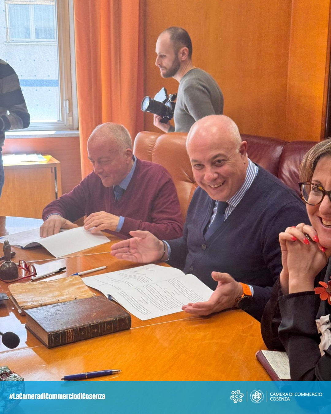 camera commercio cosenza testi antichi 2 - Libri rari di Telesio e Campanella alla Camera di Commercio di Cosenza - 11 camera commercio cosenza testi antichi 2 - Meraviglie di Calabria - 10