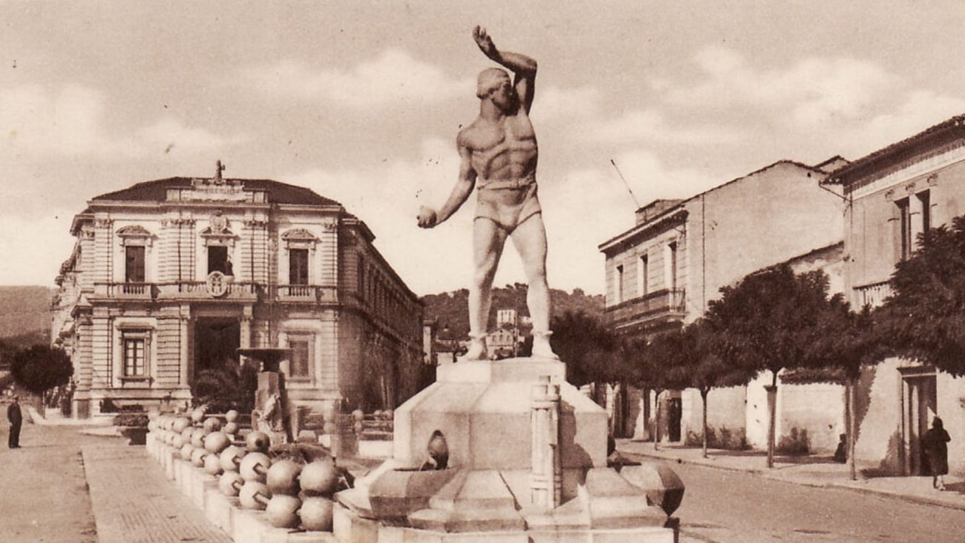 Quasi ultimato il restauro della Fontana del Balilla di Cosenza