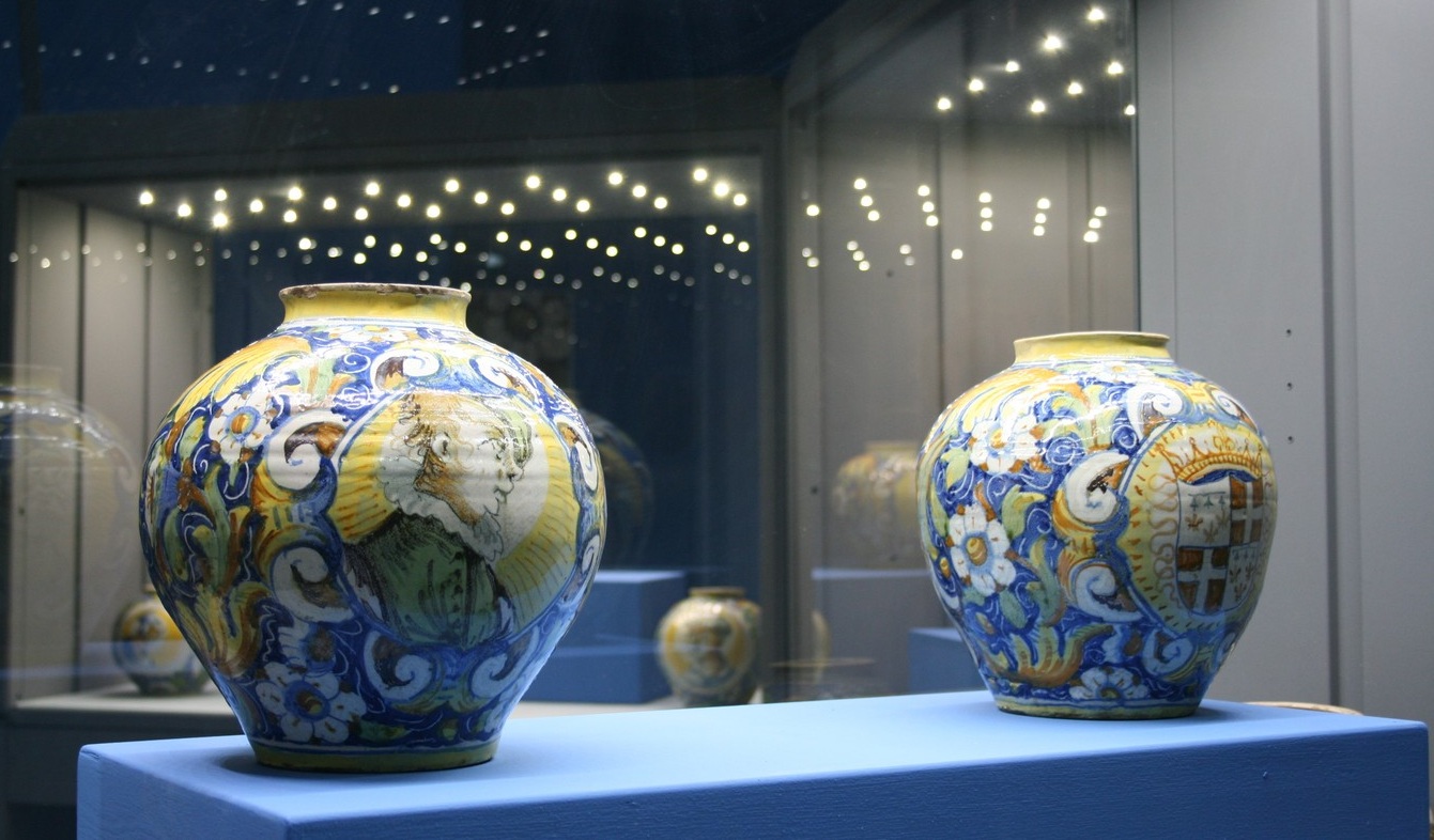 Ceramiche Gerace maiolica Cavalieri Malta 1 - Ceramiche di Gerace, a Napoli il racconto della maiolica secentesca - 21 Ceramiche Gerace maiolica Cavalieri Malta 1 - Meraviglie di Calabria - 20