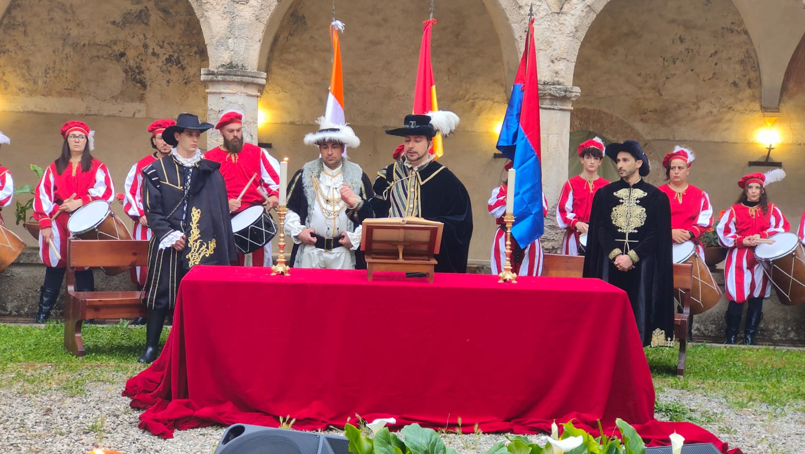 Morano Festa della Bandiera 1 - Spari a festa, giullari e saltimbanchi: Morano celebra la sua Bandiera - 23 Morano Festa della Bandiera 1 - Meraviglie di Calabria - 22