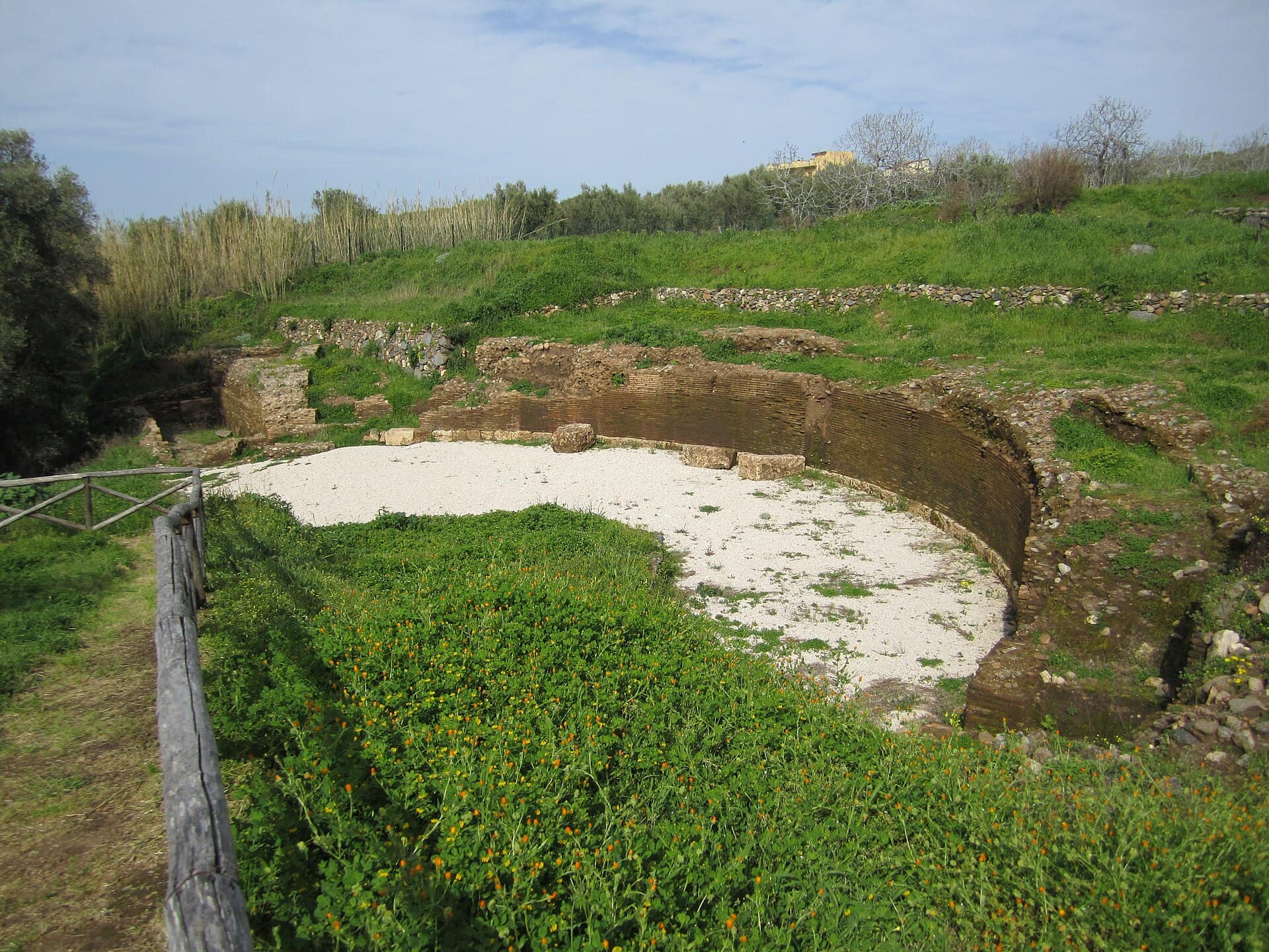 Parco Archeologico dei Taureani Palmi By Marco Vinci Own work CC BY SA 3.0 - Tremila anni di bellezza, riapre il Parco Archeologico dei Tauriani - 3 Parco Archeologico dei Taureani Palmi By Marco Vinci Own work CC BY SA 3.0 - Meraviglie di Calabria - 2