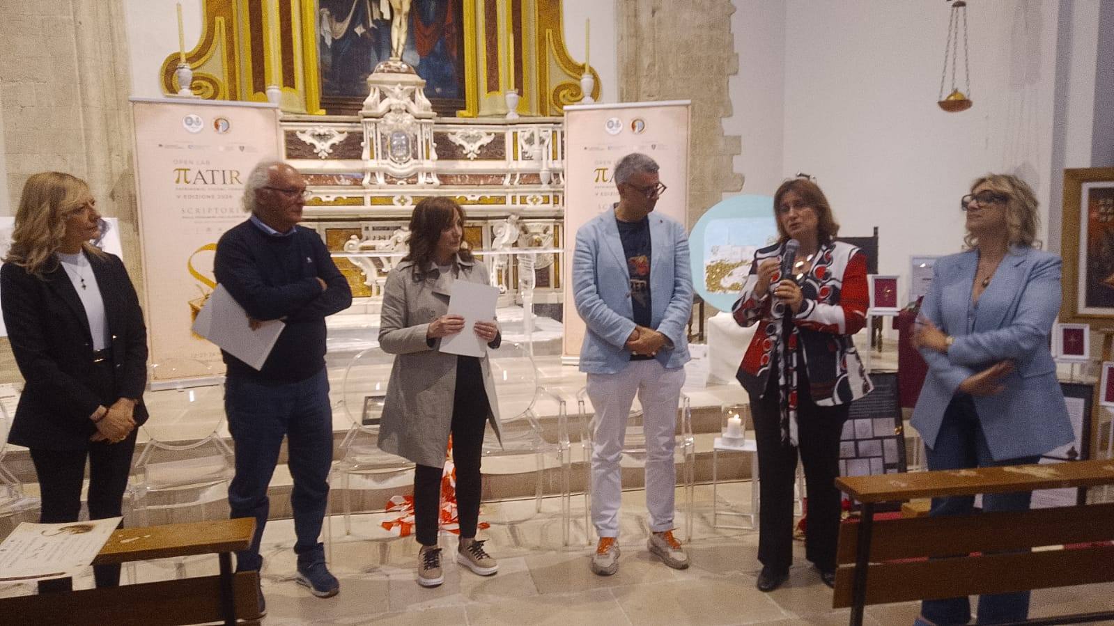patir foto inaugurazione mostra 16 maggio 1 - Progetto Patir, a Corigliano Rossano avviata la “Urban Script'Art” - 3 patir foto inaugurazione mostra 16 maggio 1 - Meraviglie di Calabria - 2