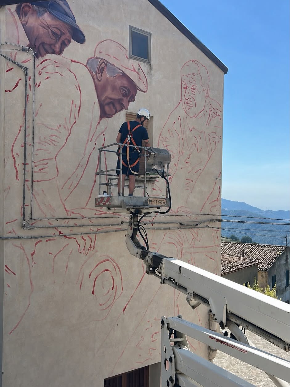 Alessandria del carretto murales 1 - Alessandria del Carretto ispira la street art di OSA Festival - 17 Alessandria del carretto murales 1 - Meraviglie di Calabria - 16