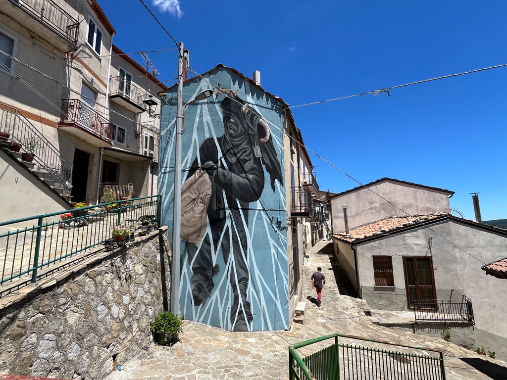 Alessandria del carretto murales Sposari 2 - Alessandria del Carretto ispira la street art di OSA Festival - 15 Alessandria del carretto murales Sposari 2 - Meraviglie di Calabria - 14