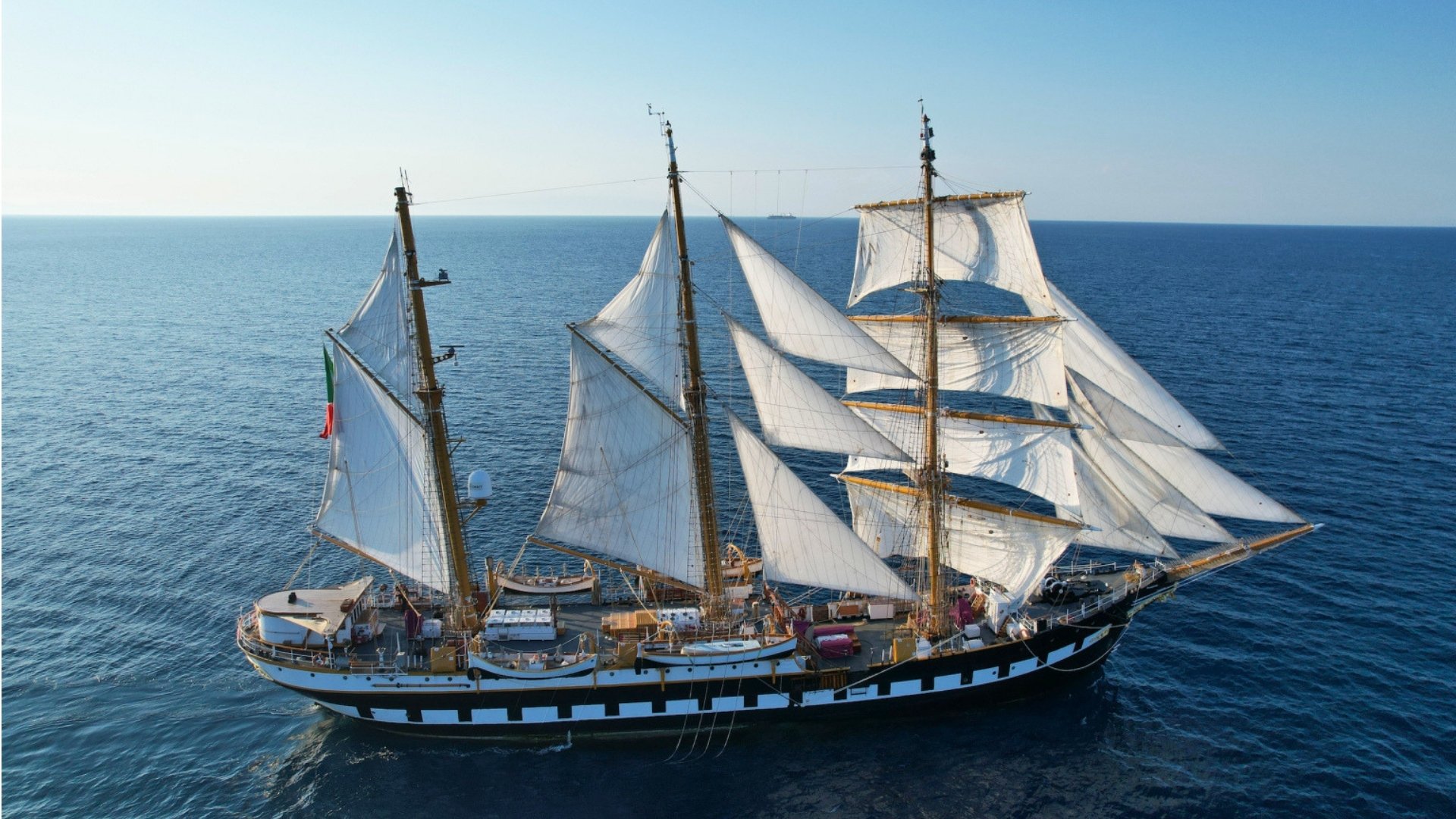 La custode del vento, la nave scuola Palinuro a Reggio Calabria