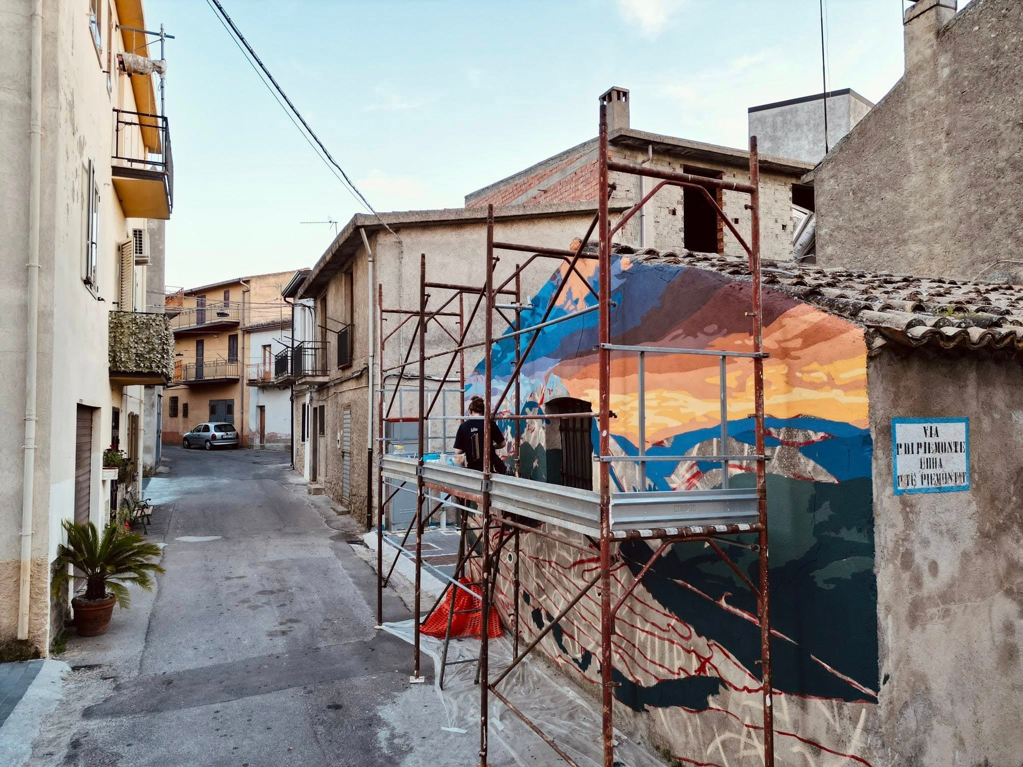 Pallagorio murales 13 - I murales arbëreshë di Pallagorio, ponte culturale tra Arbëria e Balcani - 3 Pallagorio murales 13 - Meraviglie di Calabria - 2