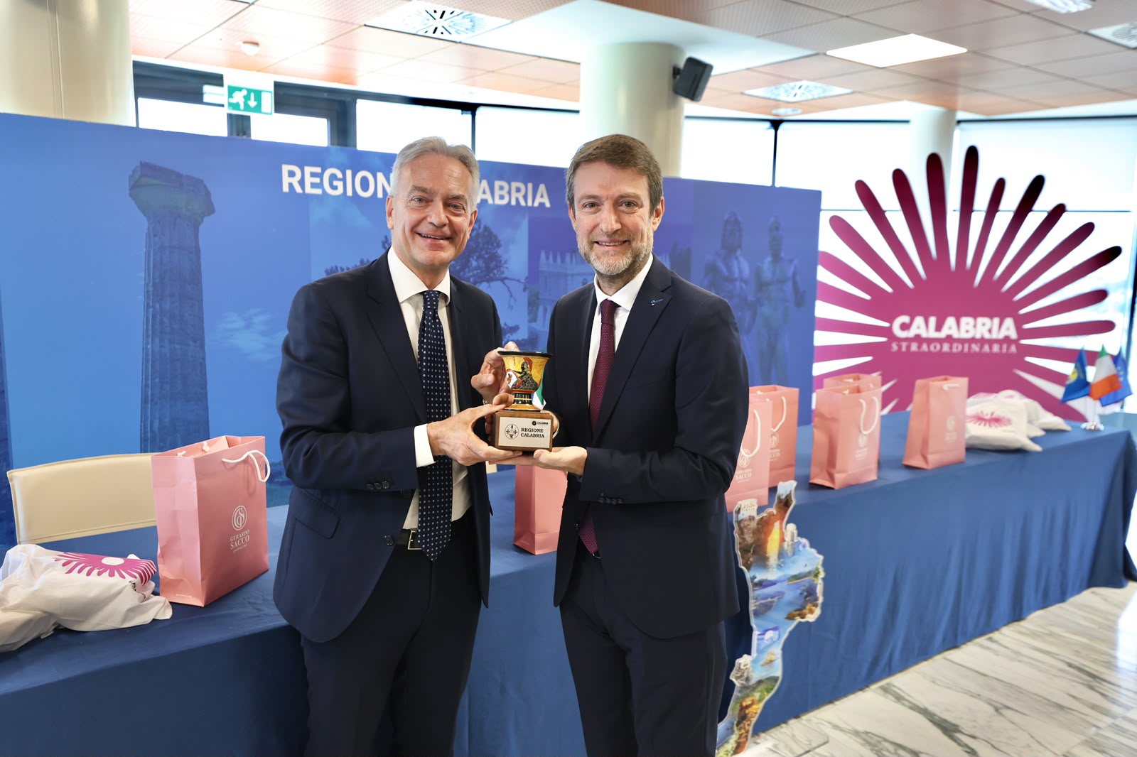 Vena di Maida visita Ministro Esteri Albania Ferit Hoxha 7 - Cultura arbëreshe, dall'Albania il dossier per il riconoscimento Unesco - 15 Vena di Maida visita Ministro Esteri Albania Ferit Hoxha 7 - Meraviglie di Calabria - 14