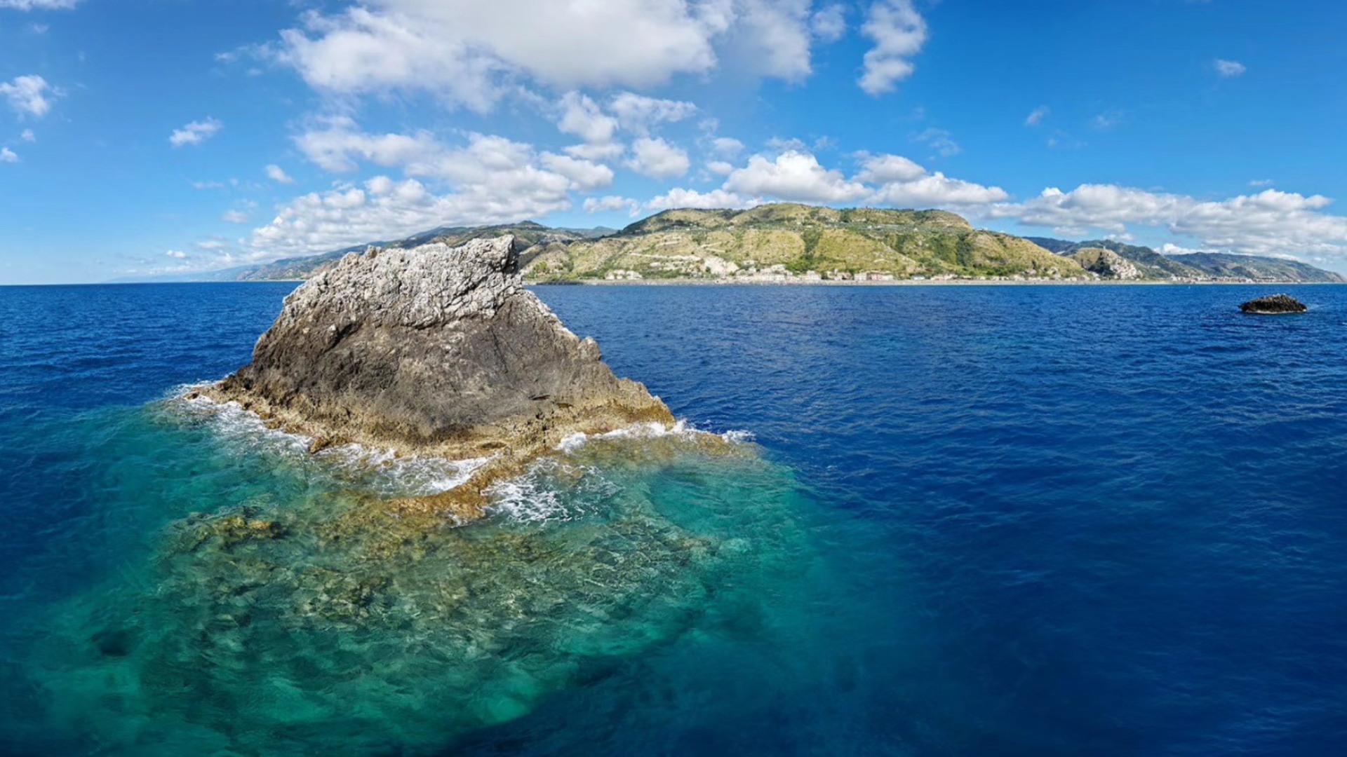 mare scogli di Isca cover - Turismo subacqueo in Calabria, tra i fondali più ricchi del Mediterraneo - 29 mare scogli di Isca cover - Meraviglie di Calabria - 28