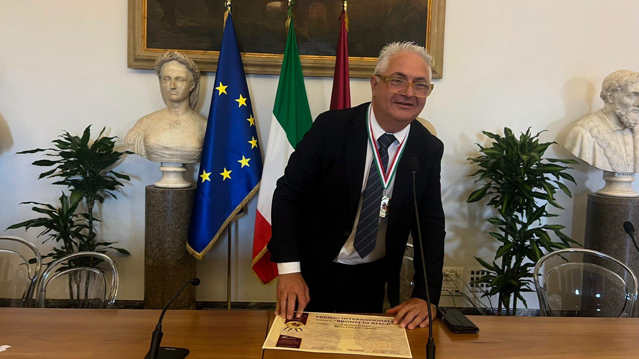 vincenzo ferraro 4 - Il maestro ceramista di Seminara Vincenzo Ferraro premiato a Roma - 7 vincenzo ferraro 4 - Meraviglie di Calabria - 6