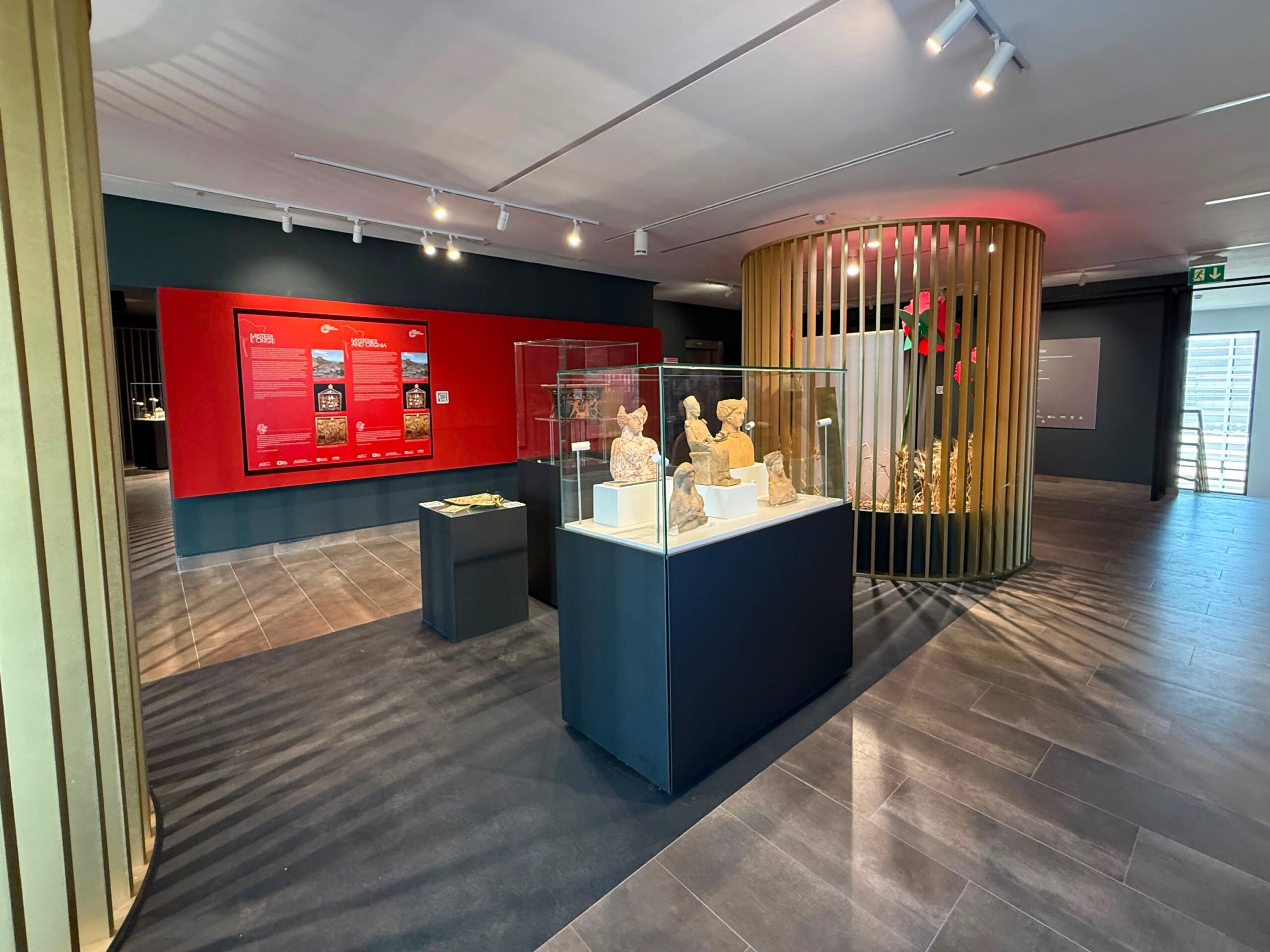 Parchi archeologici di Crotone e Sibari Orghia 3 scaled - "Orghia. Miti, riti e misteri" in mostra al Museo della Sibaritide - 3 Parchi archeologici di Crotone e Sibari Orghia 3 scaled - Meraviglie di Calabria - 2