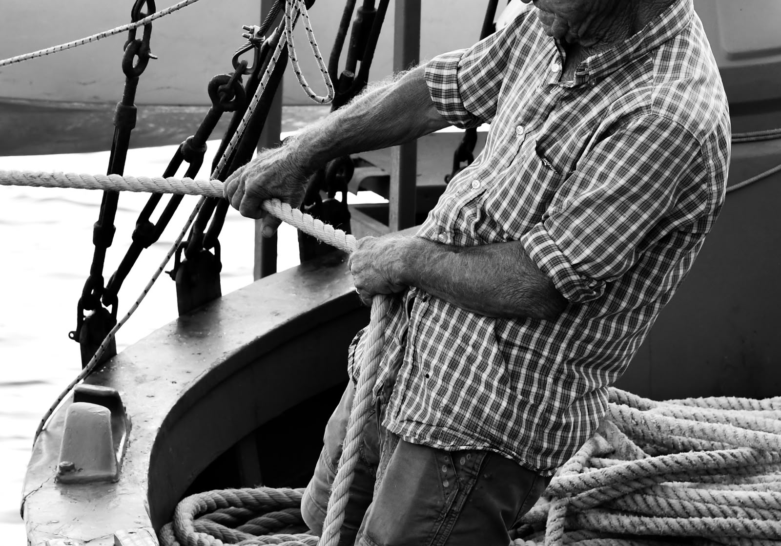 78a7c3b2 f937 4ac1 bb69 6bca366deb91 - La pesca al pescespada con le Feluche dello Stretto negli scatti di Arianna Macrì - FOTO - 5 78a7c3b2 f937 4ac1 bb69 6bca366deb91 - Meraviglie di Calabria - 4