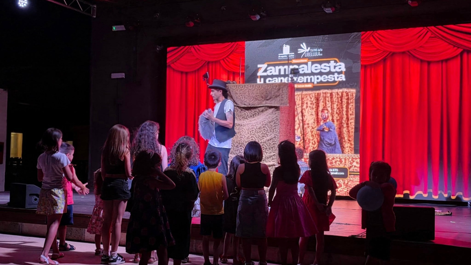 Una piazza senza un palco? Arriva nei paesi “Il Teatro senza Teatro”