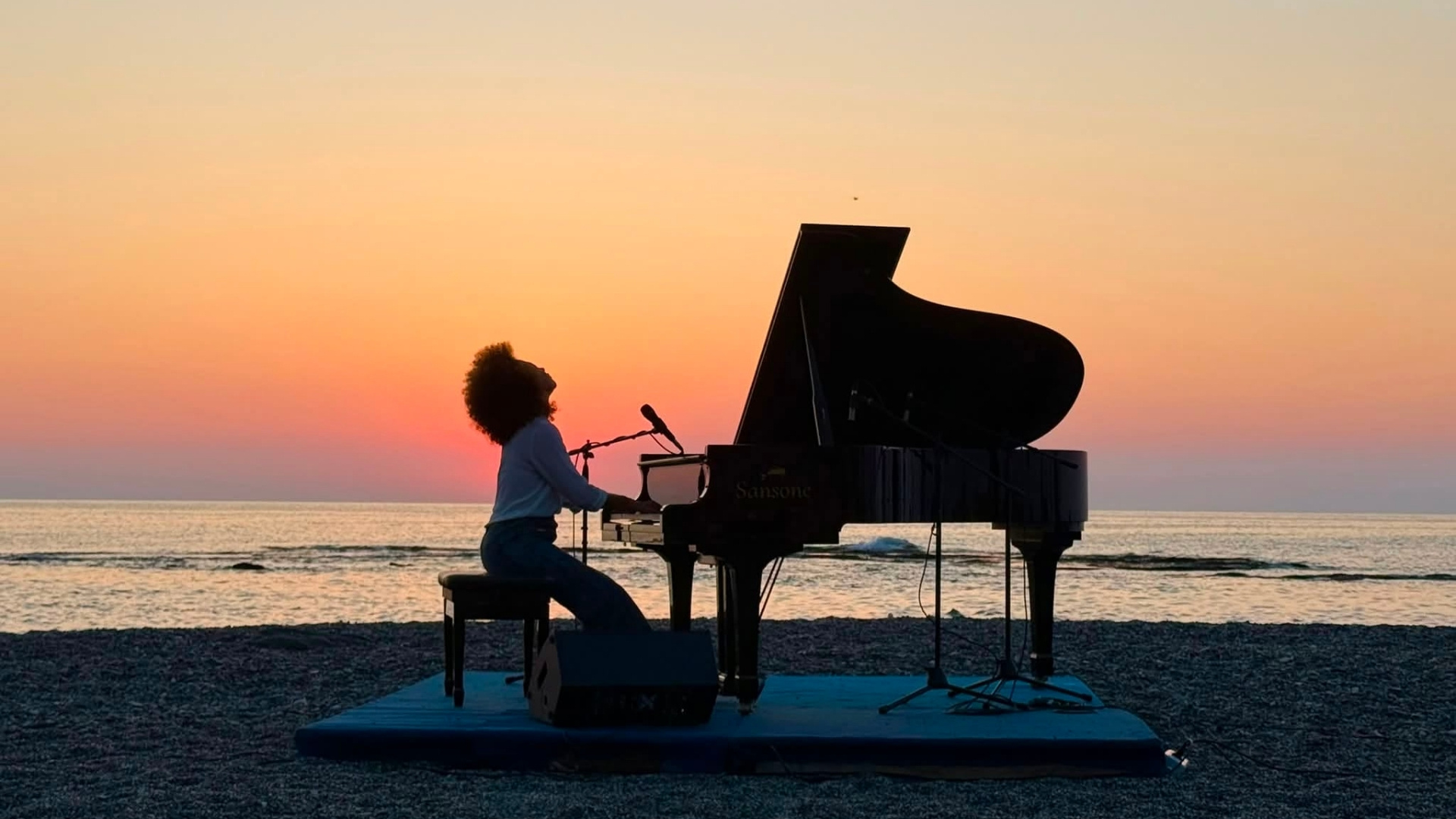La musica all’alba di Jany McPherson apre in Calabria il “Mese dei Bronzi”