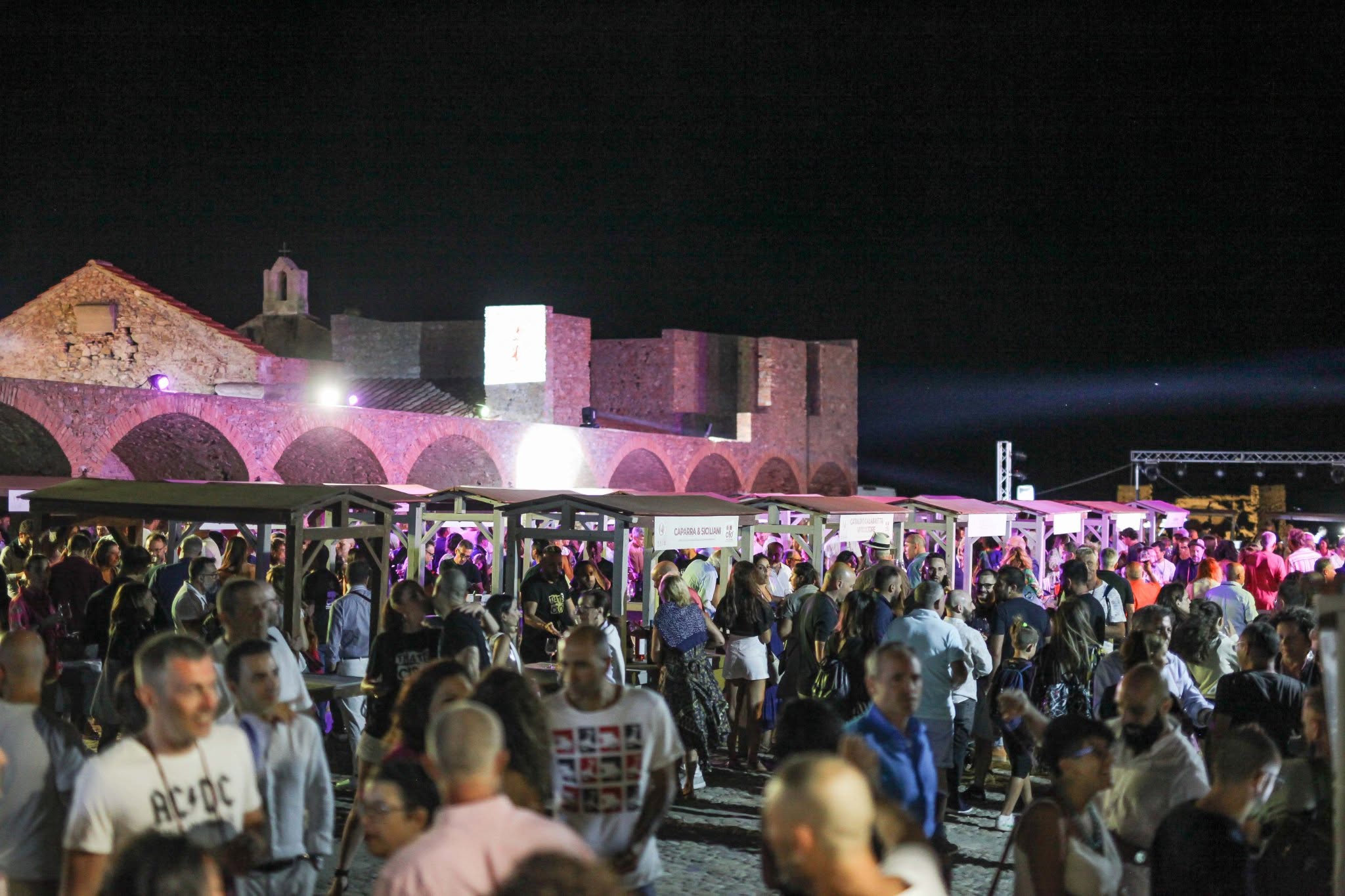 Ciro wine festival - Cirò verso la Wine Night, gli eventi Off e i Wine Tour tra le vigne - 5 Ciro wine festival - Meraviglie di Calabria - 4