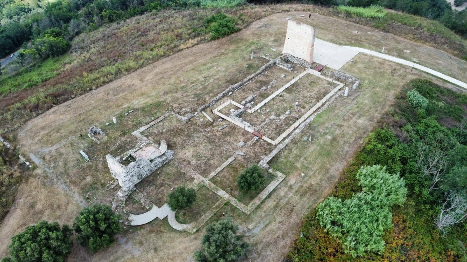 Mileto parco archeologico drone 1 - Parco Archeologico di Mileto, nuovi indizi sull'origine dell'abbazia - 7 Mileto parco archeologico drone 1 - Meraviglie di Calabria - 6