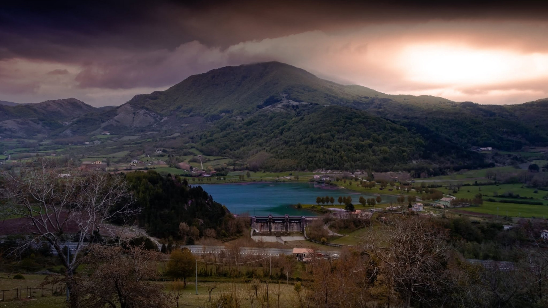 Nuovo look per l’area accoglienza del lago di Mormanno
