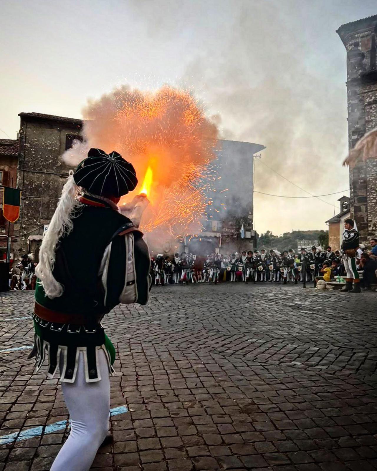 Tropea rievocazione storica liberazione 1615 4 - La storia di Tropea nella parata celebrativa della liberazione del 1615 - 9 Tropea rievocazione storica liberazione 1615 4 - Meraviglie di Calabria - 8