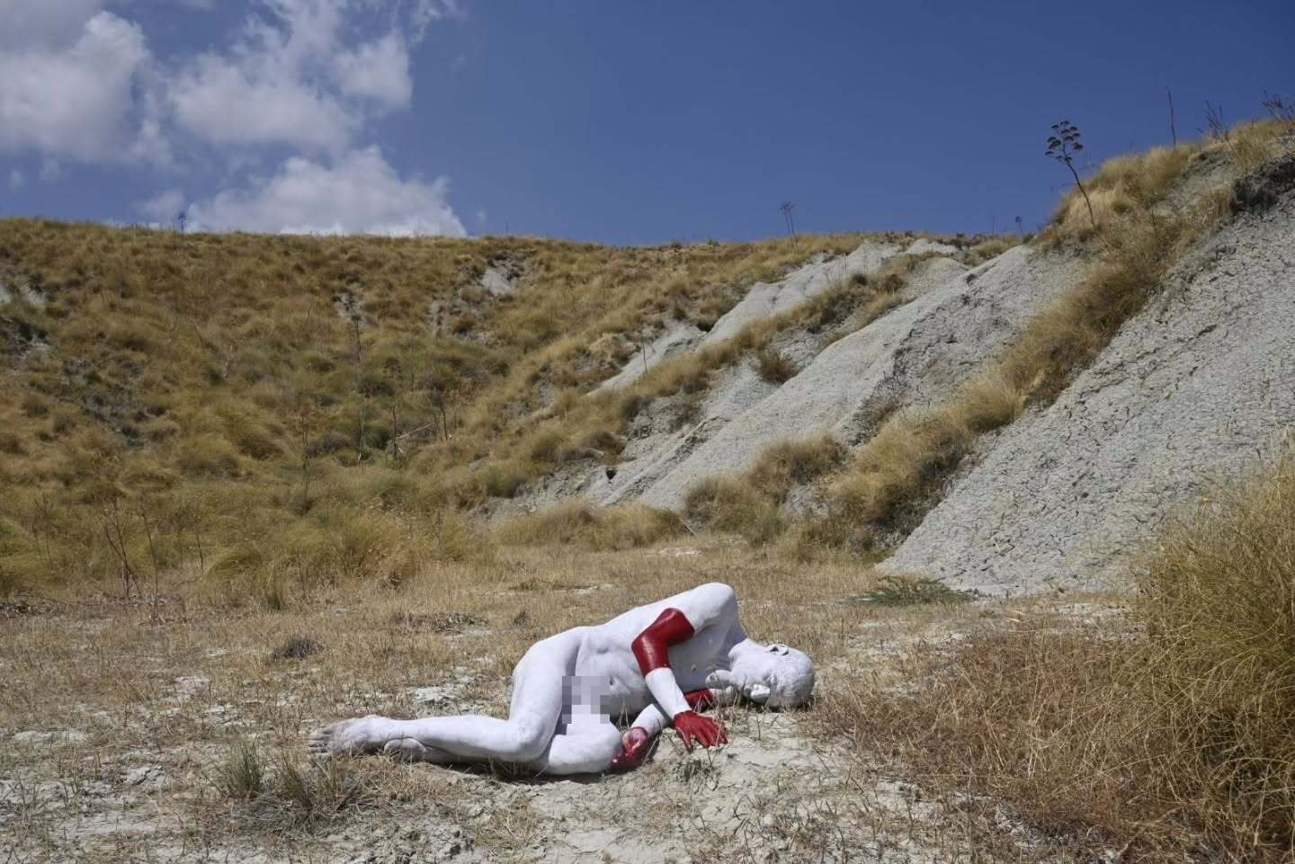 calanchi marchesatao performance Nicola Mette 3 - Il lamento del Maestrale, tra i Calanchi la performance di Mette - 9 calanchi marchesatao performance Nicola Mette 3 - Meraviglie di Calabria - 8