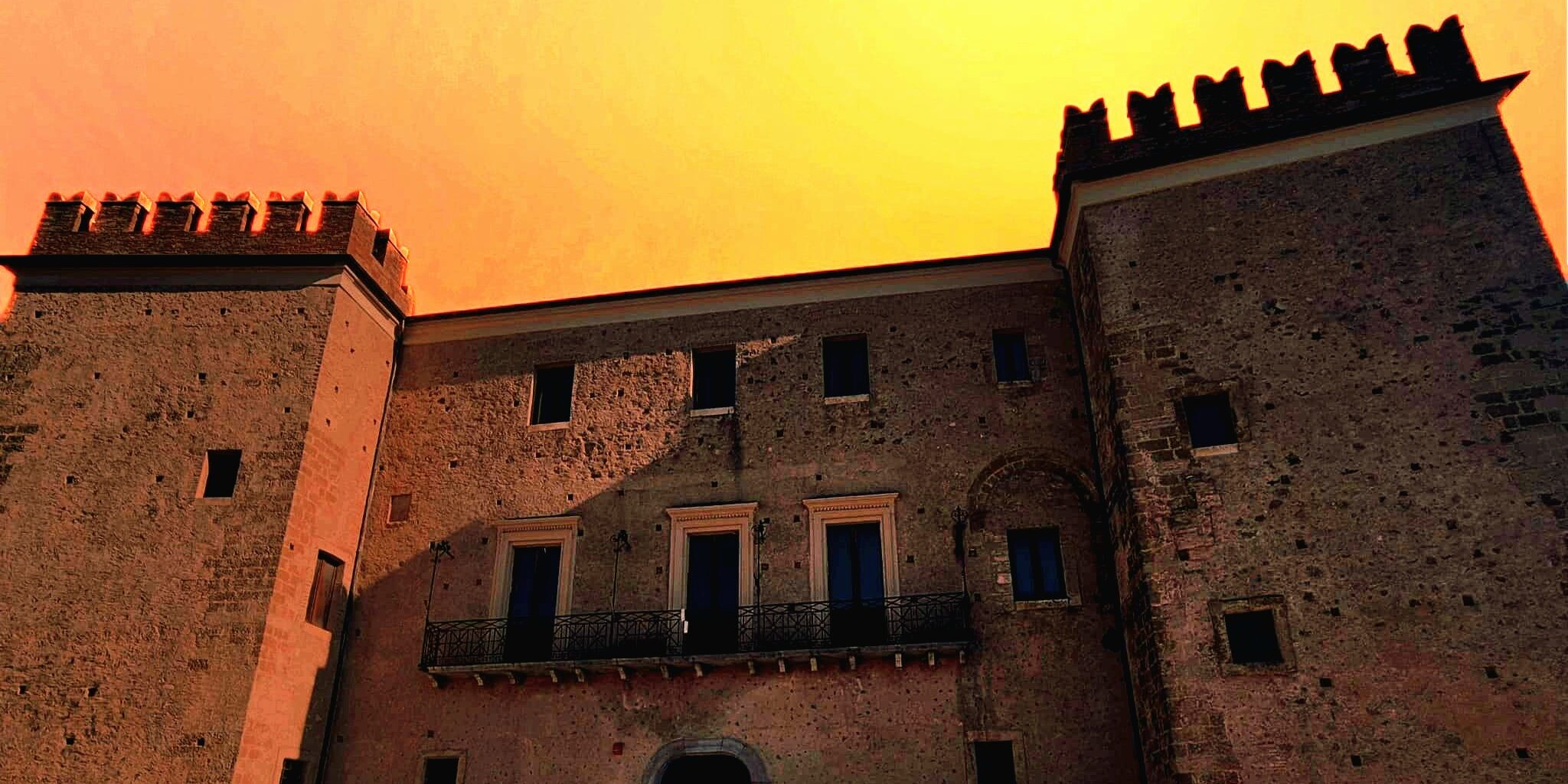 San Lorenzo del Vallo, il castello come memoria e faro del Mediterraneo