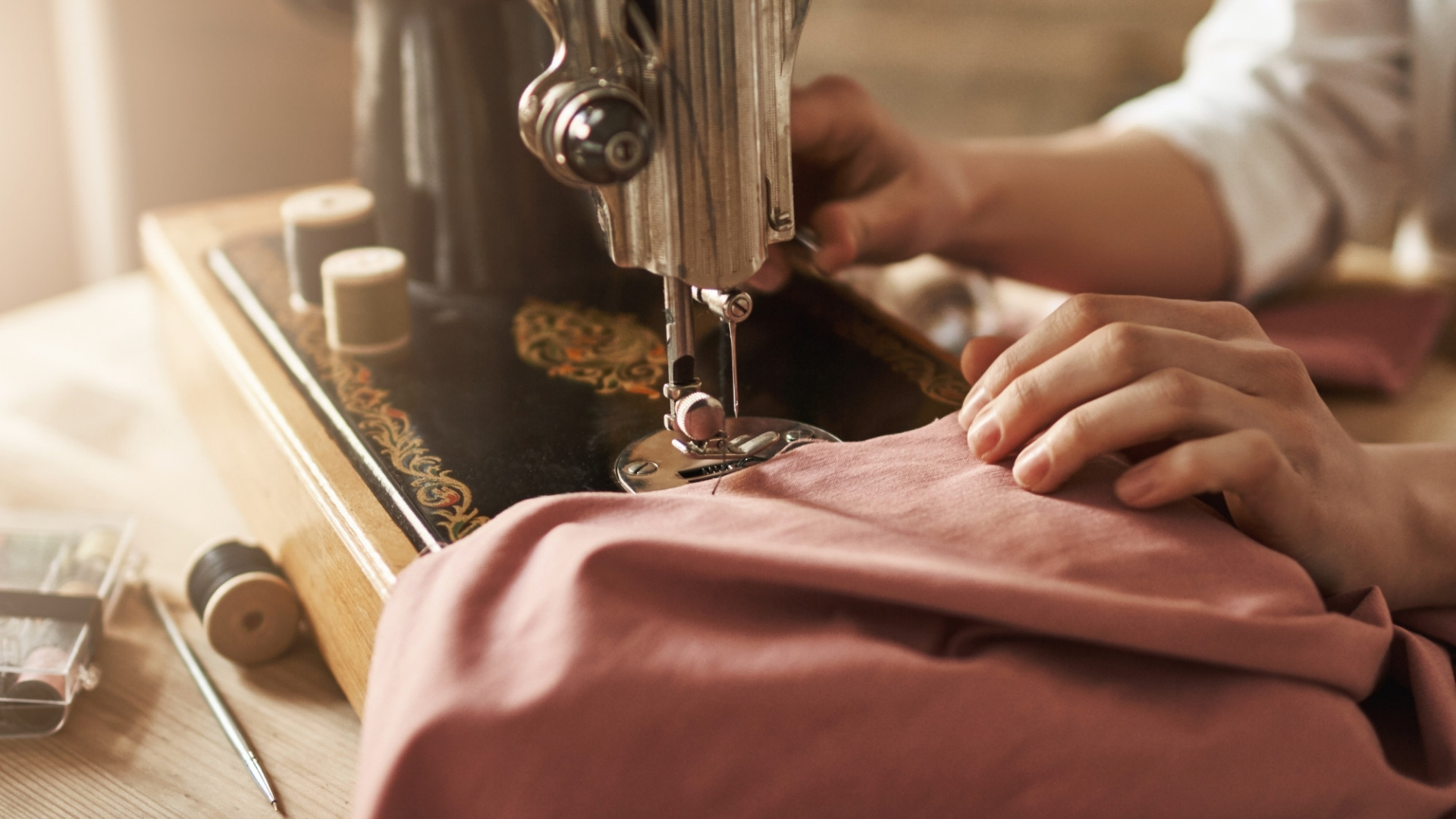 L’arte dei costumi, al via in Calabria il corso di sartoria per il Cinema