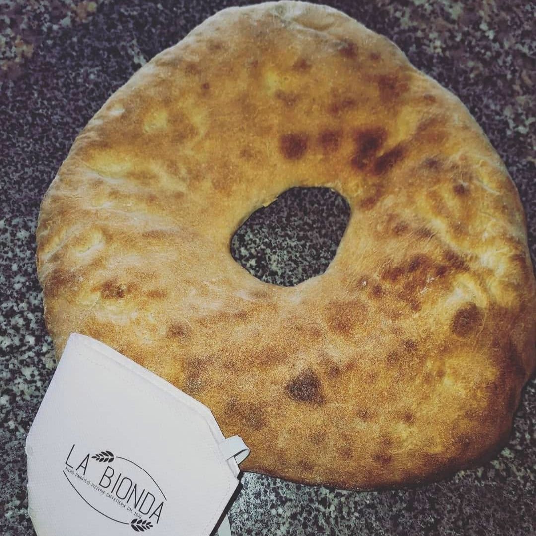 Pane di Cerchiara pitta la bionda 1 - Pane di Cerchiara, la metafora dell'attesa che dà valore al tempo - 13 Pane di Cerchiara pitta la bionda 1 - Meraviglie di Calabria - 12