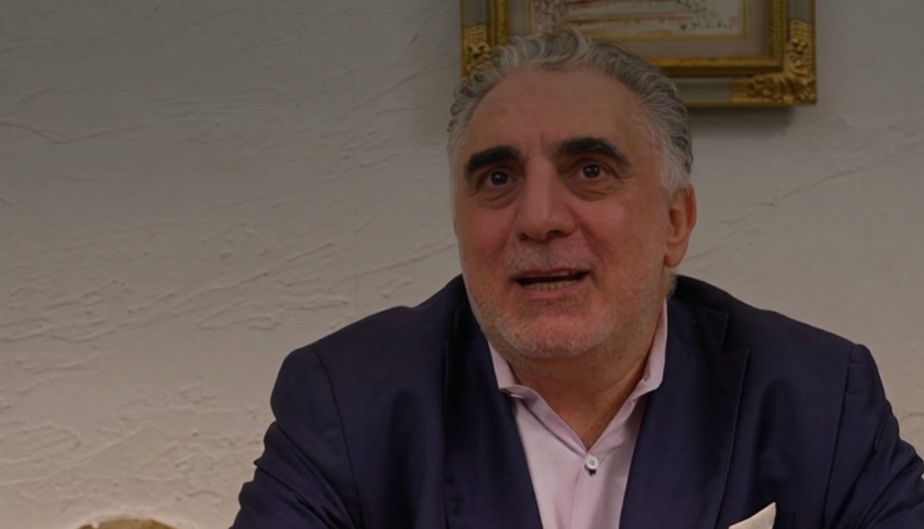 WhatsApp Image 2026 09 18 at 15.18.01 - Il ristoratore di Cetraro Elio Orsara vince la centesima puntata di "Little Big Italy" - 3 WhatsApp Image 2026 09 18 at 15.18.01 - Meraviglie di Calabria - 2