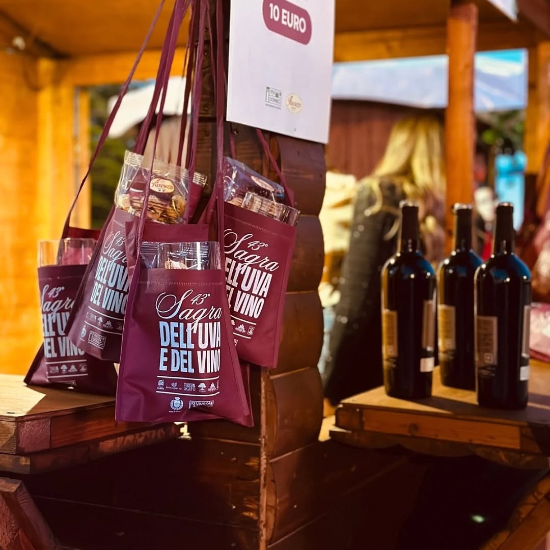 sagra uva e vino cosenza donnici 1 - Sagra dell'uva e del vino, la festa raddoppia: primo assaggio a Cosenza - 15 sagra uva e vino cosenza donnici 1 - Meraviglie di Calabria - 14