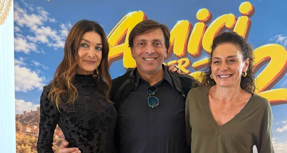 Presentato a Crotone “Amici per caso 2, Calabria on the road”
